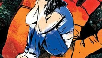 देहरादून शर्मसार: 14 वर्षीय किशोरी से तीन नाबालिगों ने किया सामूहिक दुष्कर्म, नशीला पदार्थ पिलाकर जंगल में दिया वारदात को अंजाम